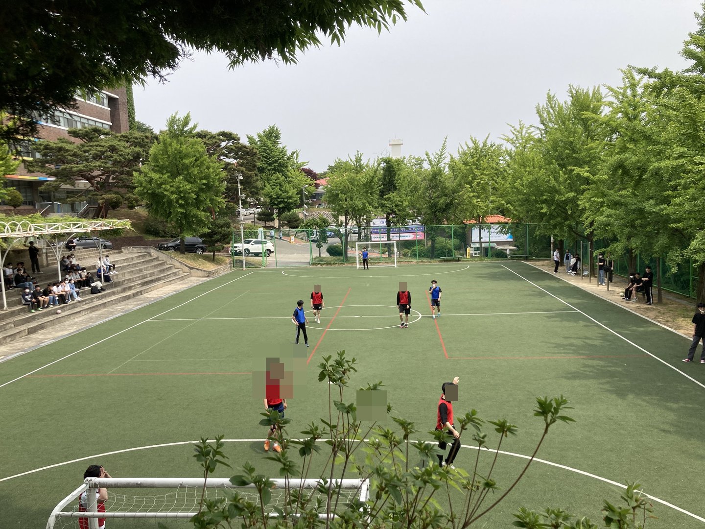빅데이터소프트웨어과, 디지털콘텐츠과와의 풋살 예선전 승리 활동 사진 2