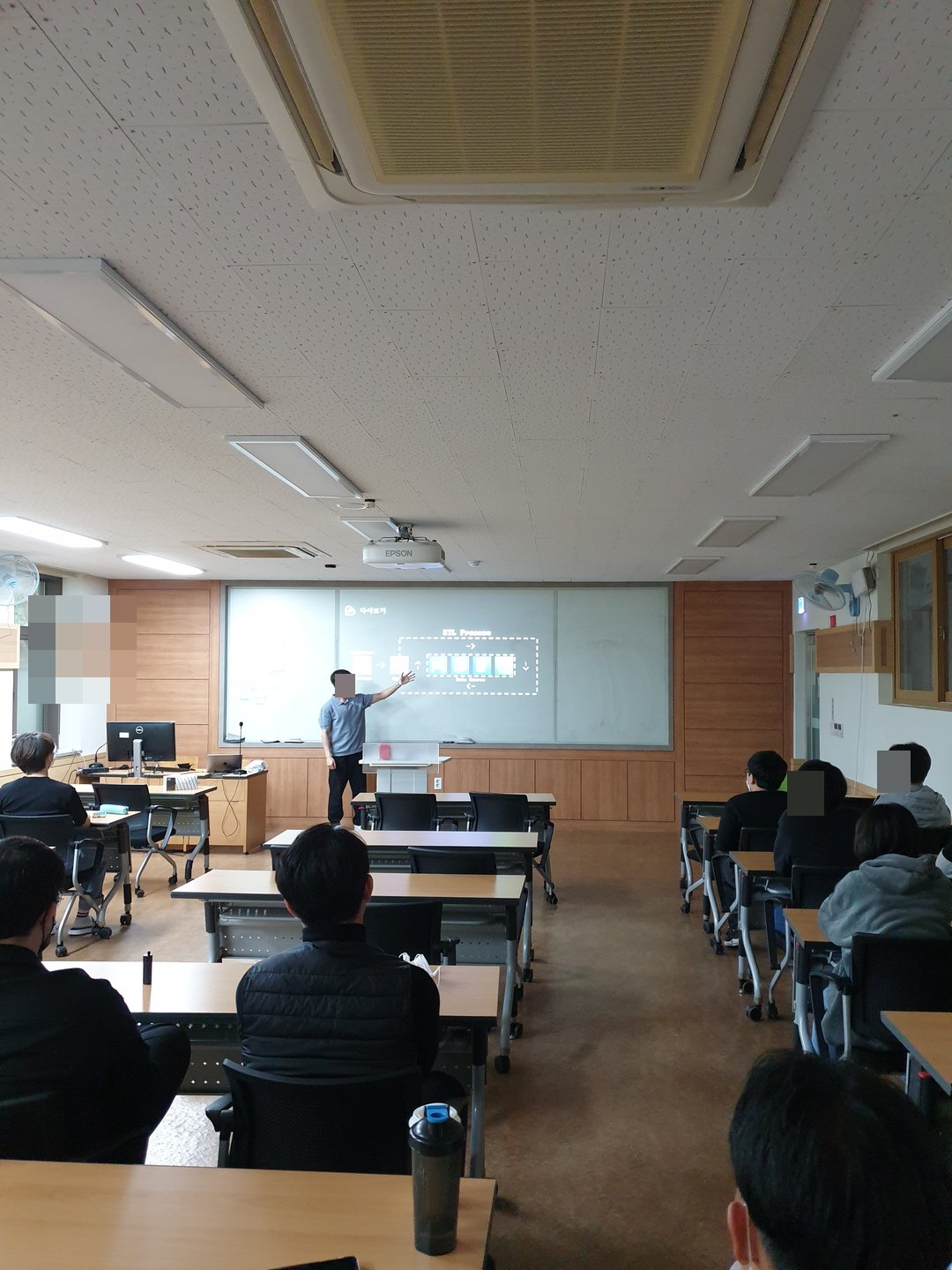 ‍브랜디 데이터 엔지니어 양원석 졸업생 초청 특강 진행 활동 사진 1