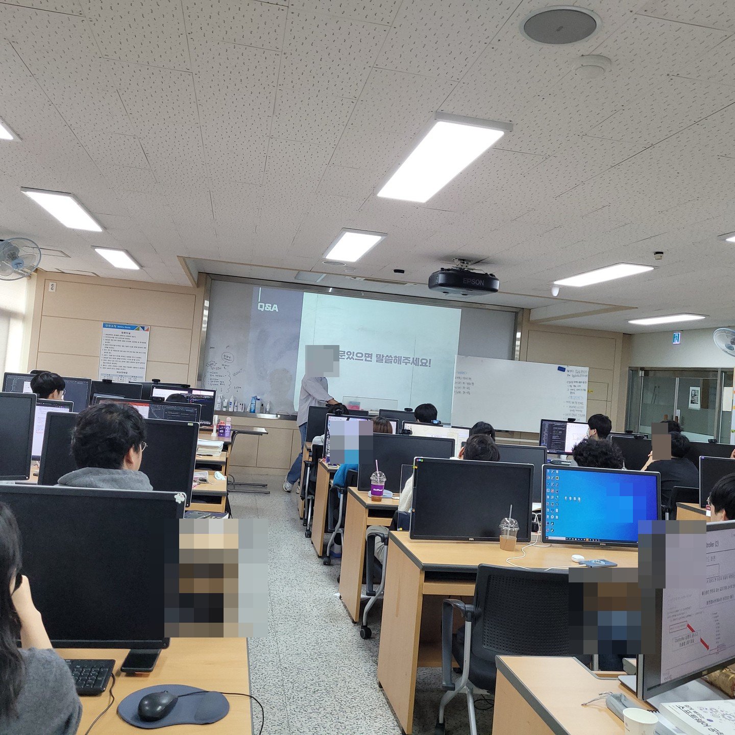 (주)로지스올시스템 유상인 졸업생, 재학생 대상 특강 진행 활동 사진 1