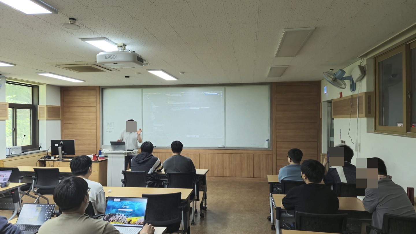 카카오엔터테인먼트 손성용 개발자, 실무 중심! 스프링 프레임워크 특강 진행 활동 사진 1