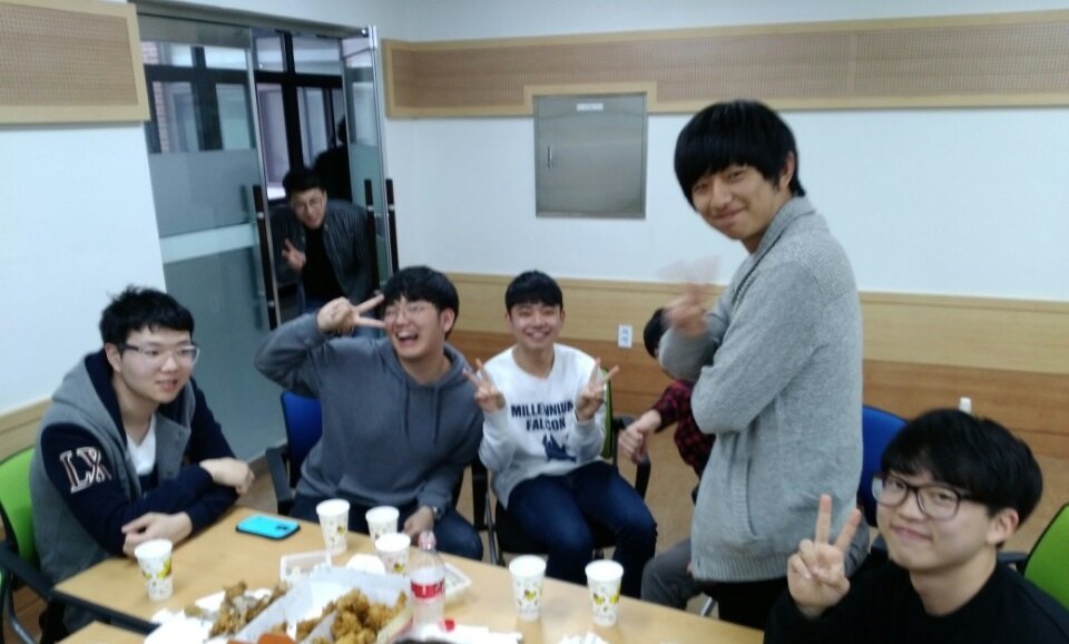데이터 분석과 소그룹 모임 다과회 활동 사진 3