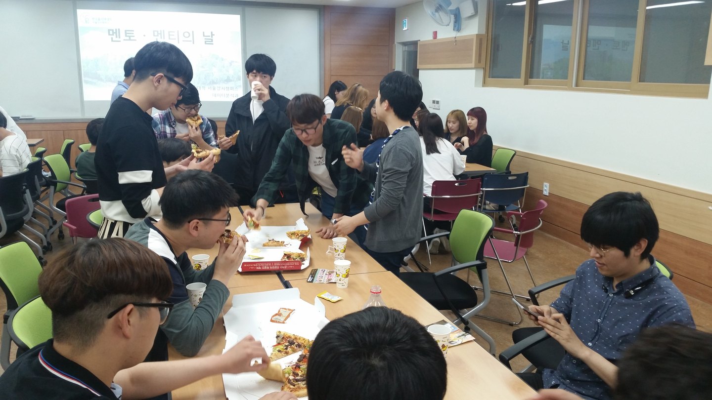 빅데이터소프트웨어공학과 멘토 멘티의 날 활동 사진 2