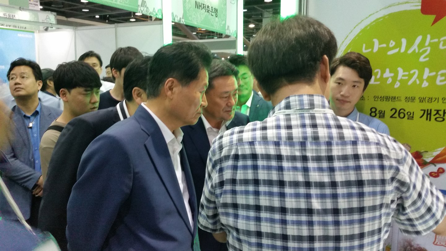 빅데이터소프트웨어공학과, 농림식품산업 일자리 박람회서 빅데이터 기술 시연 활동 사진 3