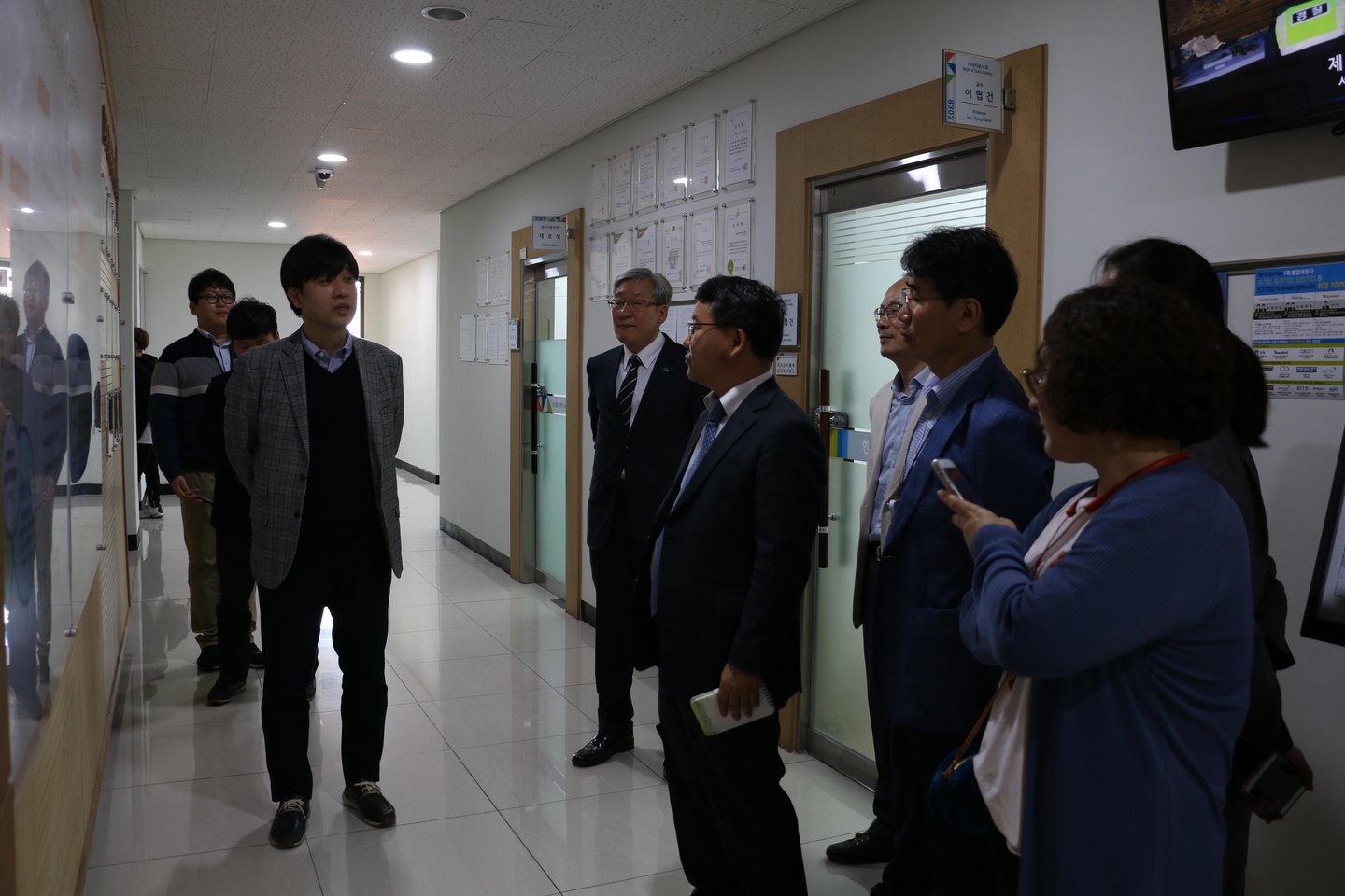 산업통상자원부 이승우 국장 및 고용노동부 고위공무원 빅데이터전문학과인 빅데이터소프트웨어공학과 방문 활동 사진 2